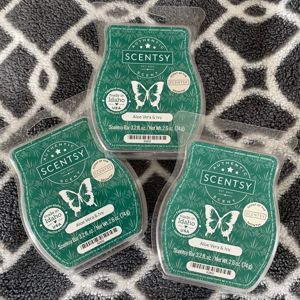 Three Aloe Vera & Ivy Scentsy wax bars